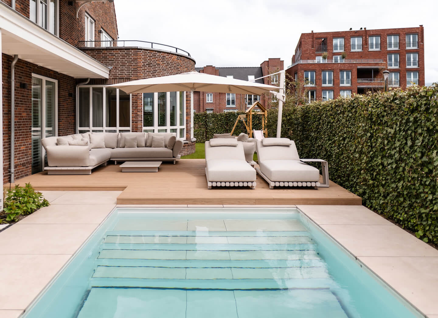 A luxury city garden